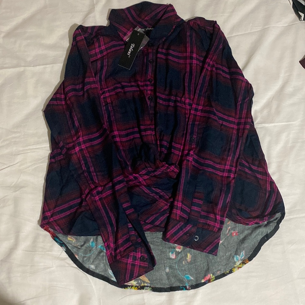 Tolani collection pullover plaid top with printed back